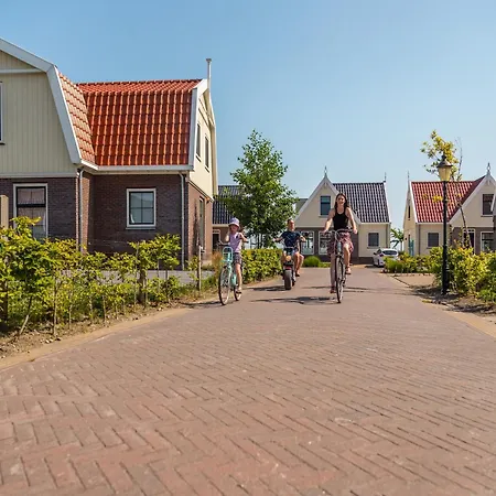 With Sauna, Near The Markermeer Holiday home Uitdam